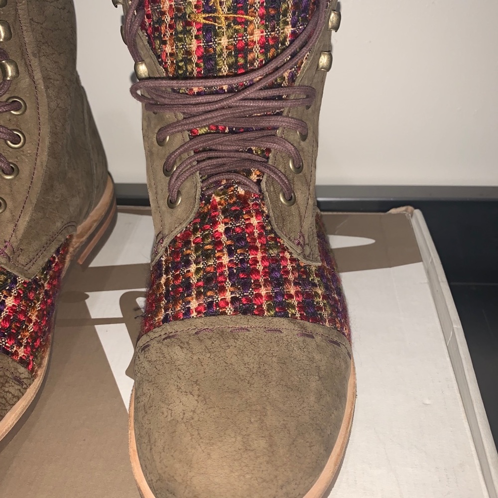 J Shoes - Picture 10 of 11